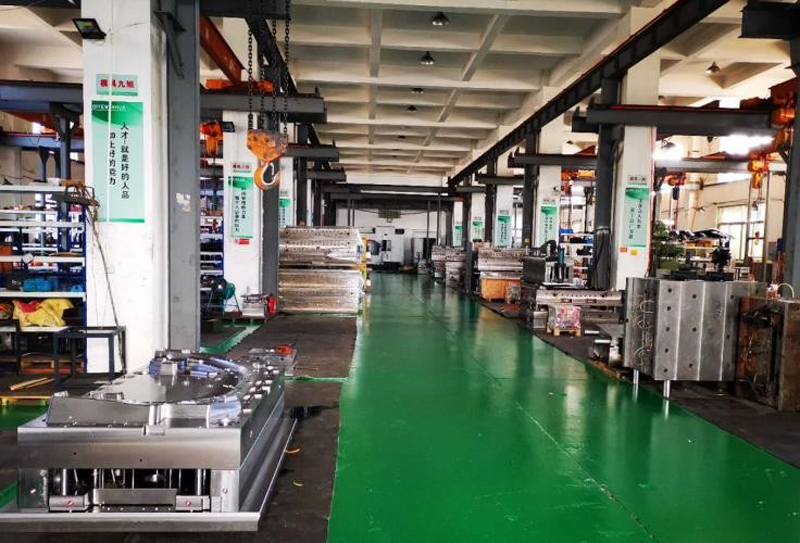 Mold-Manufacturing12