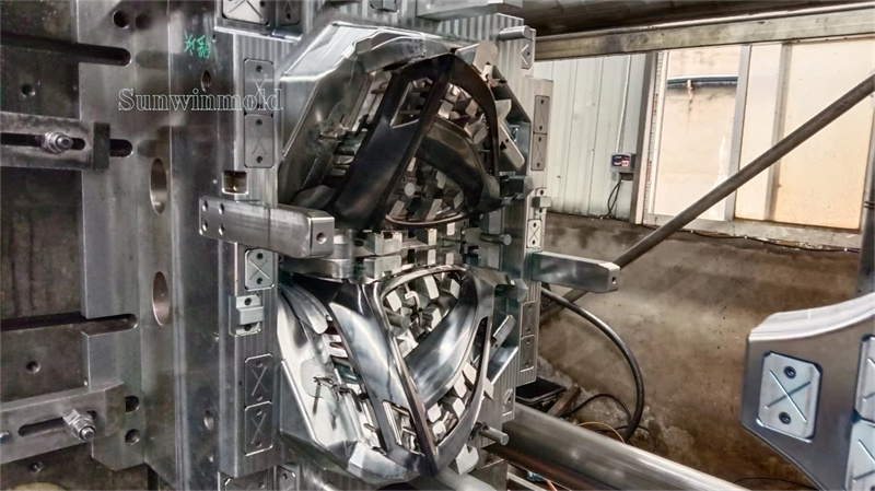 Mold Manufacturing02